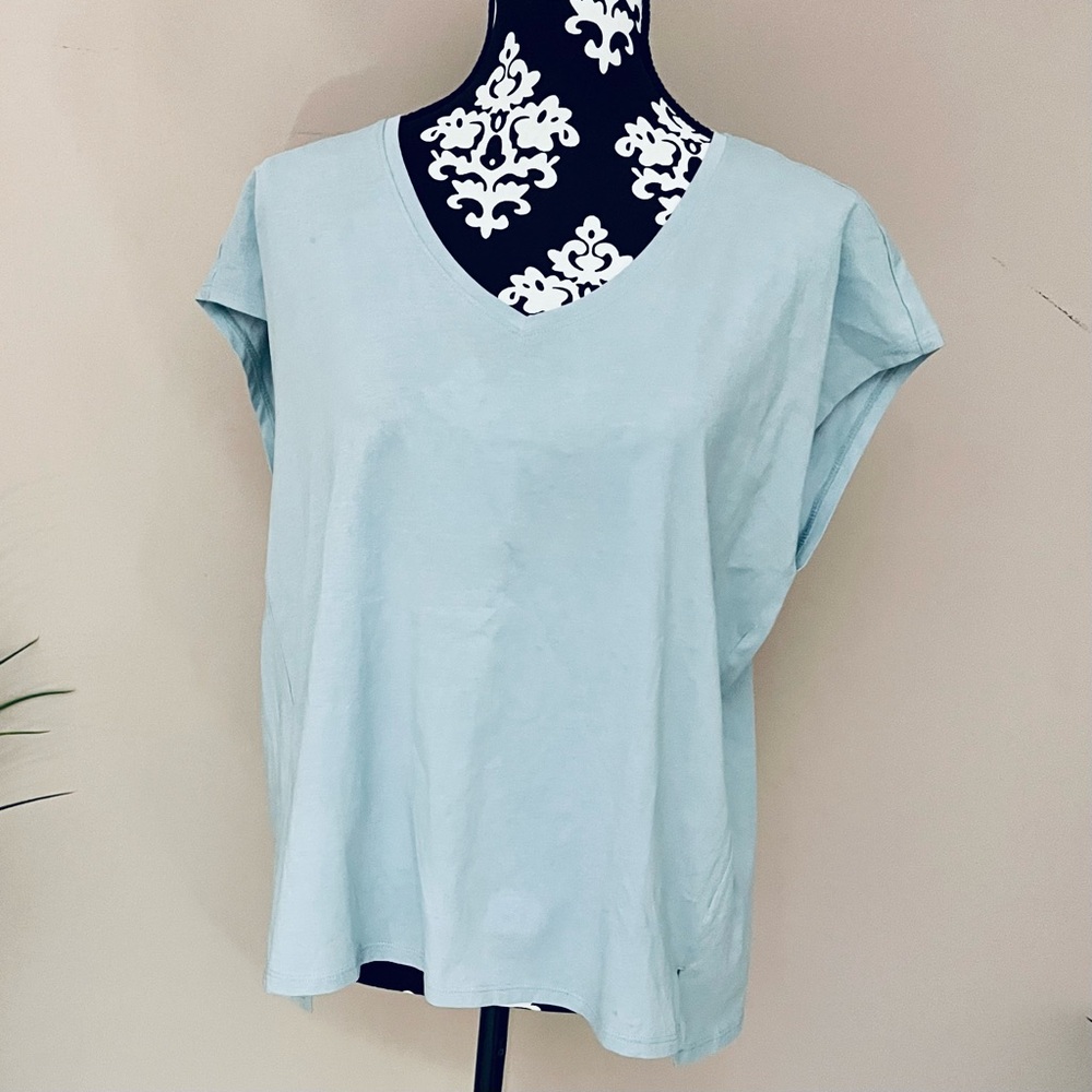 EILEEN FISHER 100% Organic Cotton V-Neck Tee